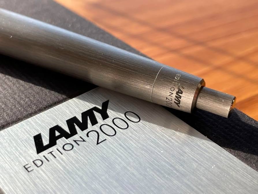 LAMY 2000 西暦2000年記念エディション BP LAMY 2000 Fountain Pen - Pine (Set W/ Notebook) (2024